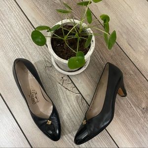 Ferragamo Vintage Classic Leather Pumps